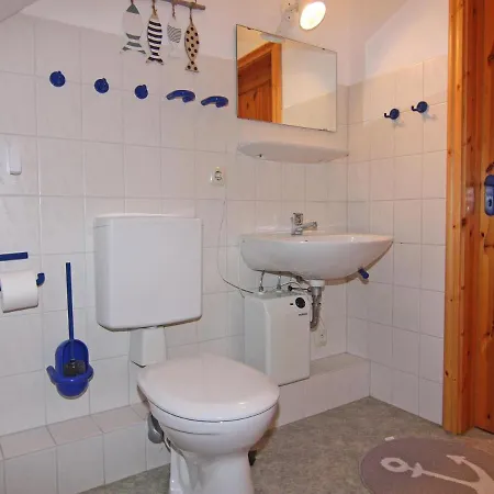 In Wenkendorf For 6 Personen Lemkendorf